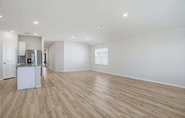 4-bedroom rental at 13138 Rosemary Cv in St Hedwig, TX — photo 5