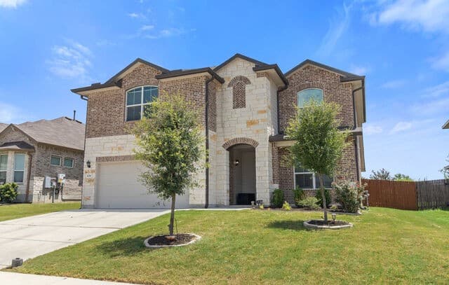 5-bedroom rental at 634 Overlook Rdg in Cibolo TX