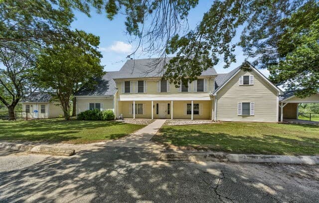 Home for sale at 2634 County Road 4713 in LaCoste, TX — photo 4
