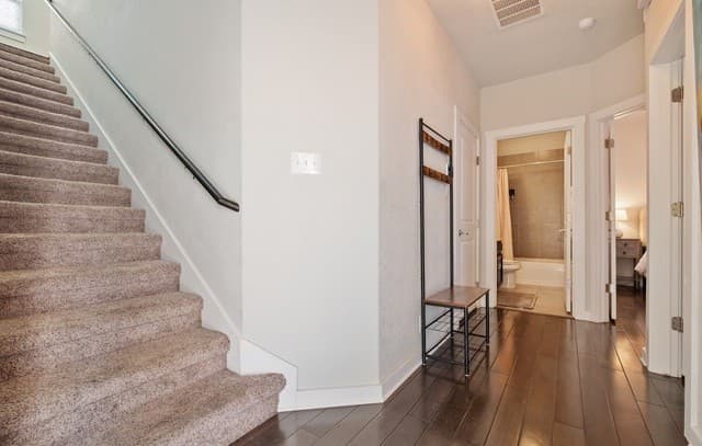 3-bedroom rental at 2009 Mccullough Ave in San Antonio, TX — photo 2
