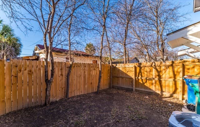 2-bedroom rental at 234 Gould Unit 101 in San Antonio, TX — photo 4