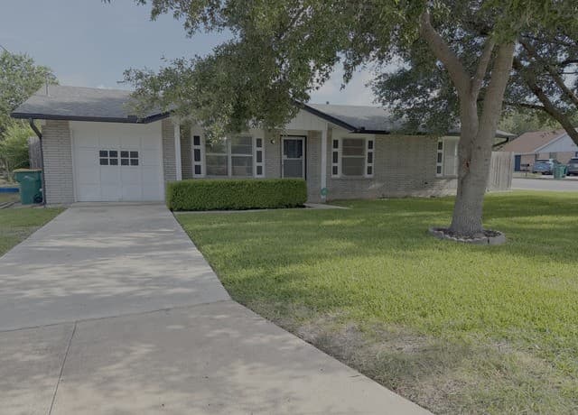 Home for sale at 201 Avenue D in Converse, TX — photo 5