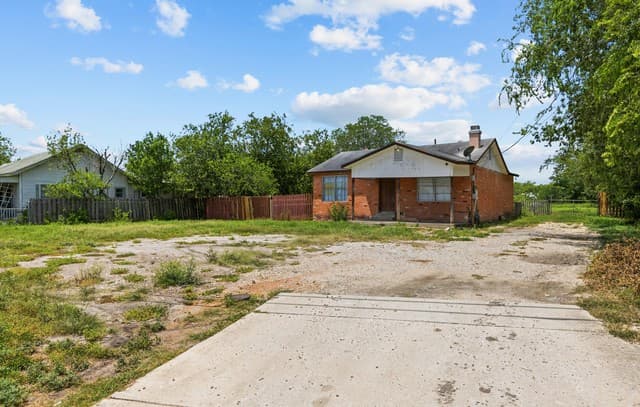 Home for sale at 607 Rockwell Blvd in San Antonio, TX — photo 3