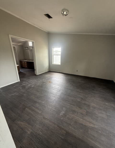 Home for sale at 129 Oak Shadow in Floresville, TX — photo 4