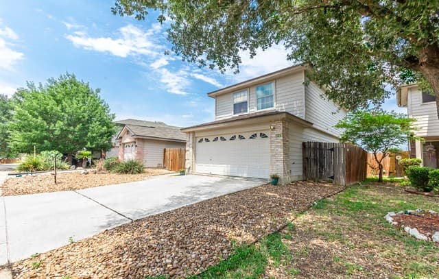 Home for sale at 4012 Desert Circle in San Antonio, TX — photo 2