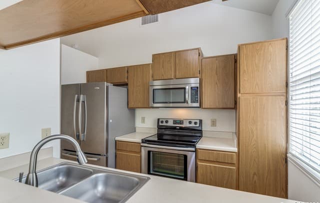 2-bedroom rental at 133 Whisper Way in Boerne, TX — photo 4