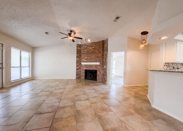 Home for sale at 6806 Raintree Frst in San Antonio, TX — photo 3