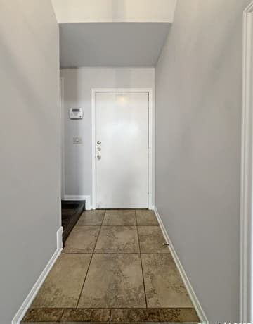 3-bedroom rental at 210 Circle St Unit 05 in Alamo Heights, TX — photo 5