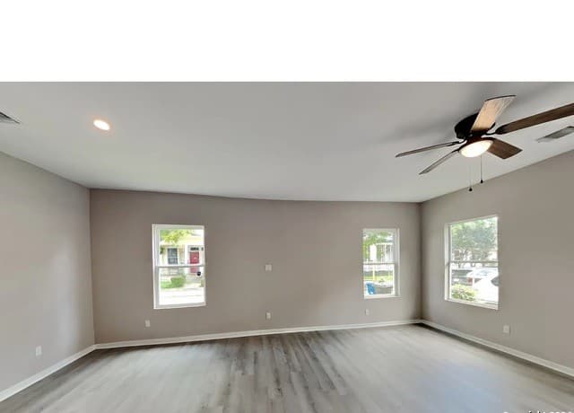 2-bedroom rental at 138 Hess St in San Antonio, TX — photo 2
