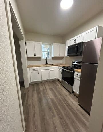 1-bedroom rental at 2215 N Elmendorf in San Antonio, TX — photo 5