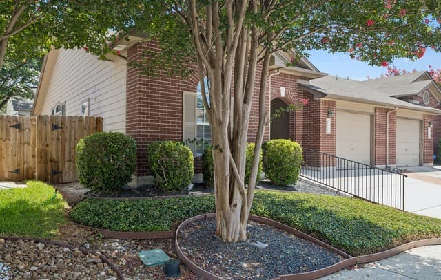 Home for sale at 7706 Wexford Rdg in San Antonio, TX — photo 2