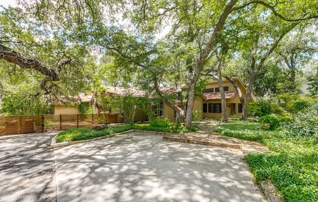 4-bedroom rental at 236 Castano in Alamo Heights, TX — photo 2