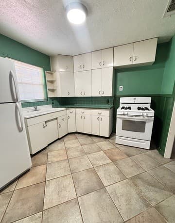 Home for sale at 451 Pilgrim Dr in San Antonio, TX — photo 5