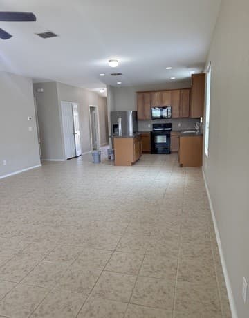 3-bedroom rental at 127 Hidden Knl in Schertz, TX — photo 3