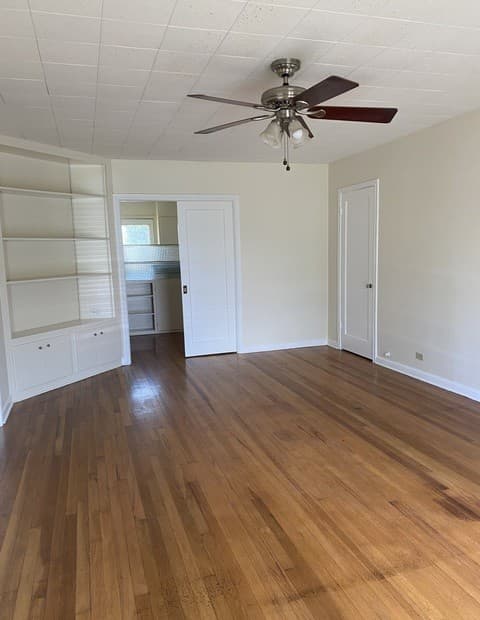 2-bedroom rental at 152 Terrell Rd. Unit 1 in Alamo Heights, TX — photo 3