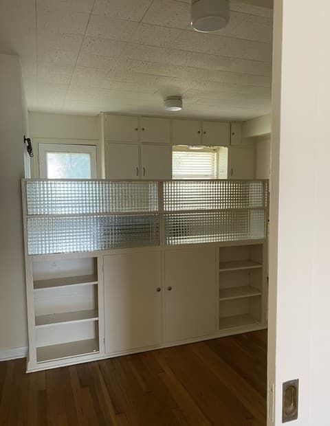 2-bedroom rental at 152 Terrell Rd. Unit 1 in Alamo Heights, TX — photo 4
