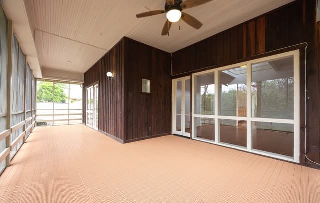 2-bedroom rental at 636 Patterson Ave Unit C in Alamo Heights, TX — photo 5