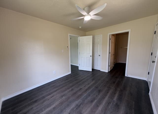 1-bedroom rental at 707 Crockett Dr in Universal City, TX — photo 5