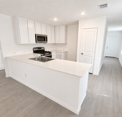 4-bedroom rental at 738 Thea Meadows in Marion, TX — photo 3