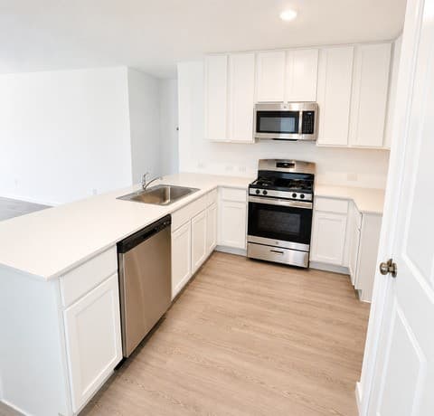 4-bedroom rental at 738 Thea Meadows in Marion, TX — photo 5
