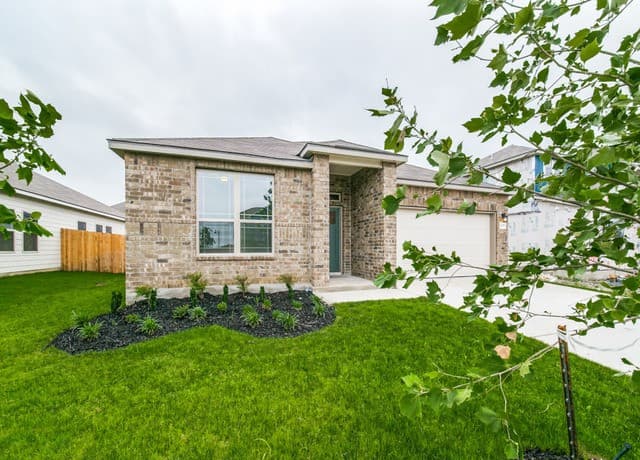 3-bedroom rental at 205 Stag Way in Schertz, TX — photo 3