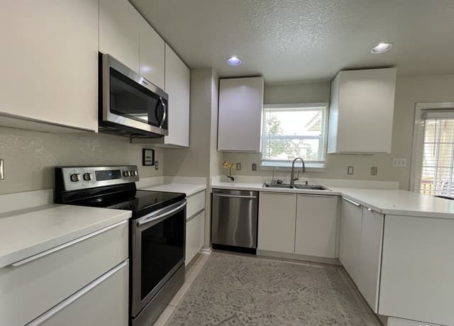 Home for sale at 5307 Dannelly Fld in San Antonio, TX — photo 3