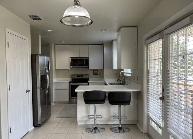 Home for sale at 5307 Dannelly Fld in San Antonio, TX — photo 5