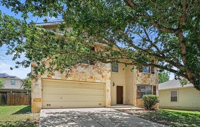 Home for sale at 224 Hereford St in Cibolo, TX — photo 2