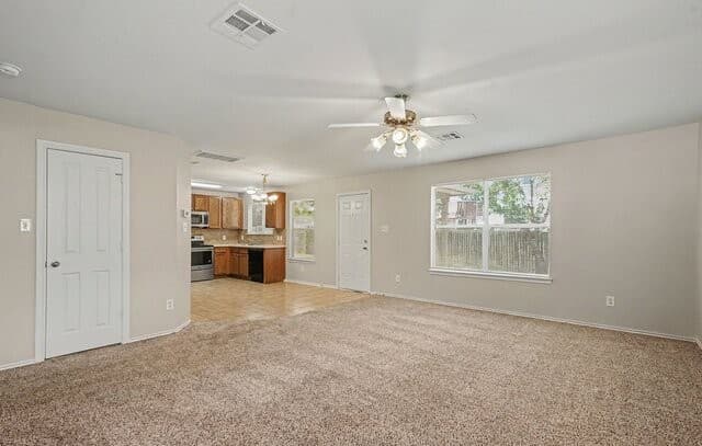 Home for sale at 224 Hereford St in Cibolo, TX — photo 5