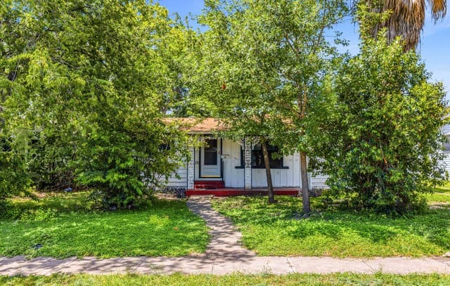 Home for sale at 131 Freiling in San Antonio, TX — photo 1