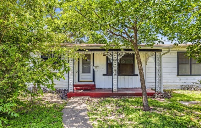 Home for sale at 131 Freiling in San Antonio, TX — photo 2