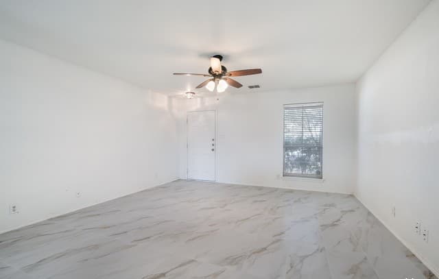 4-bedroom rental at 426 Reba in Converse, TX — photo 3