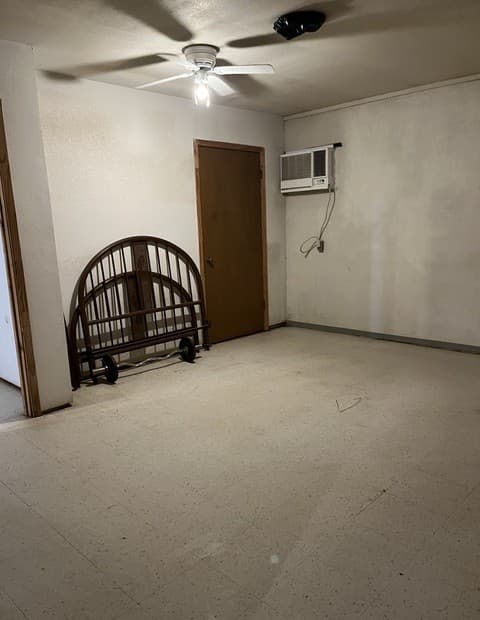 Home for sale at 212 S Apple St in Pearsall, TX — photo 3