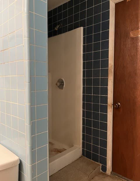 Home for sale at 212 S Apple St in Pearsall, TX — photo 5