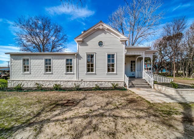 1-bedroom home for sale at 824 5A-2 High Street in Comfort TX