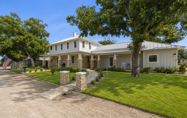 Home for sale at 824 High St in Comfort, TX — photo 1