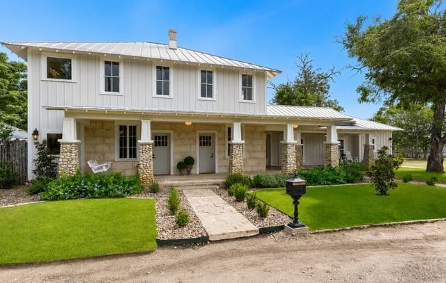 Home for sale at 824 High St in Comfort, TX — photo 3