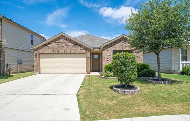 Home for sale at 7719 Blue Gulf Dr in San Antonio, TX — photo 2