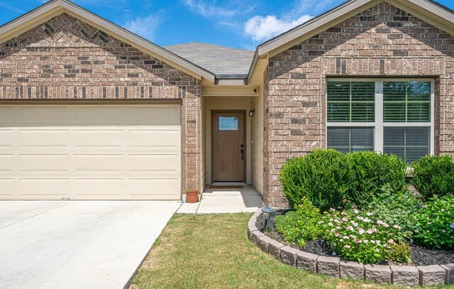 Home for sale at 7719 Blue Gulf Dr in San Antonio, TX — photo 4