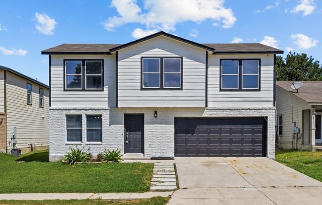 Home for sale at 136 Gatewood Bay in Cibolo, TX — photo 2