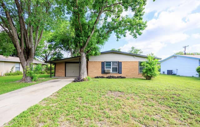 Home for sale at 315 Cresham Dr in San Antonio, TX — photo 1