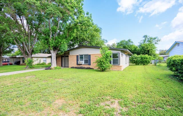 Home for sale at 315 Cresham Dr in San Antonio, TX — photo 3
