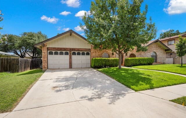 Home for sale at 6339 Pickering Dr in San Antonio, TX — photo 2