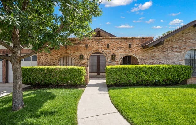 Home for sale at 6339 Pickering Dr in San Antonio, TX — photo 4