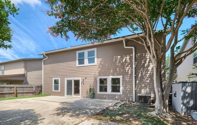Home for sale at 249 Hinge in Cibolo, TX — photo 2