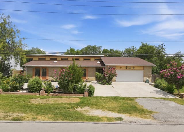 Home for sale at 10914 Link in San Antonio, TX — photo 2