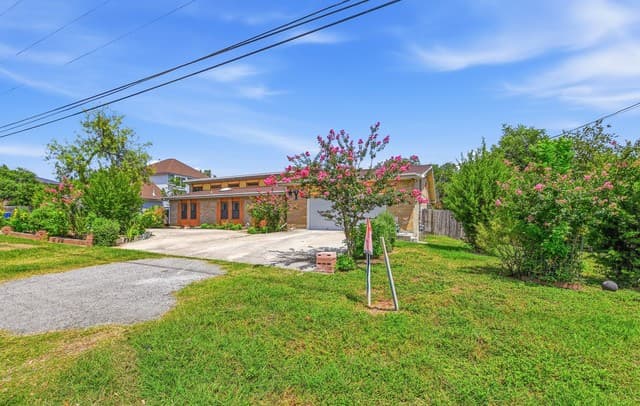 Home for sale at 10914 Link in San Antonio, TX — photo 5