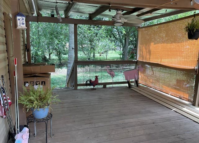 Home for sale at 139 Country View in Floresville, TX — photo 5
