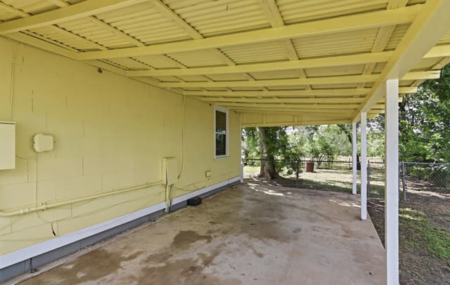 Home for sale at 11590 S Foster Rd in San Antonio, TX — photo 4
