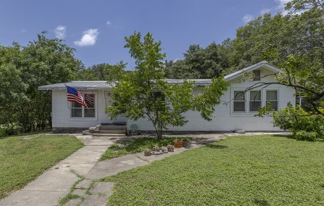 Home for sale at 245 Concord Pl in Balcones Heights, TX — photo 1
